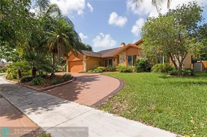 1065 NW 99th Ave, Plantation, FL 33322