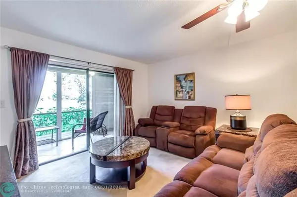 Pompano Beach, FL 33069,2209 S Cypress Bend Dr  #105