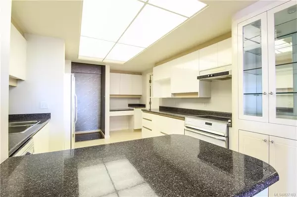 Victoria, BC V8V 4Y2,630 Montreal St #601