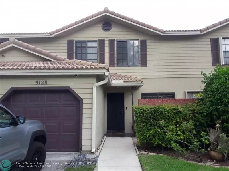 9128 Vineyard Lake Dr, Plantation, FL 33324