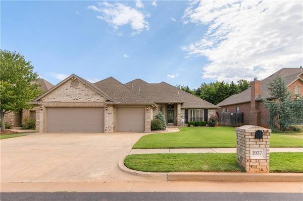 1937 Cedar Pointe Lane, Edmond, OK 73003