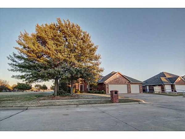 6616 Sandlewood Drive, Oklahoma City, OK 73132