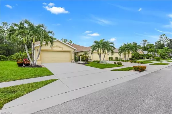 Naples, FL 34104,5301 Whitten DR #81