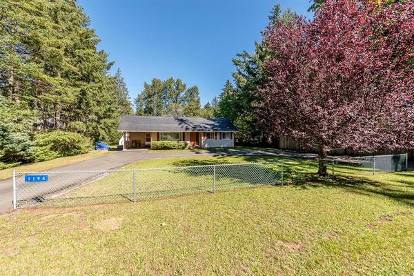 Comox, BC V9M 3W6,1194 Lazo Rd