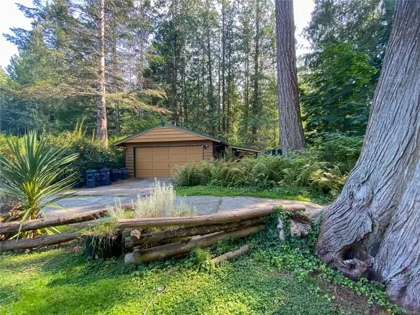 Gabriola Island, BC V0R 1X4,595 Wildwood Cres