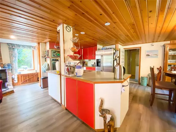 Gabriola Island, BC V0R 1X4,595 Wildwood Cres