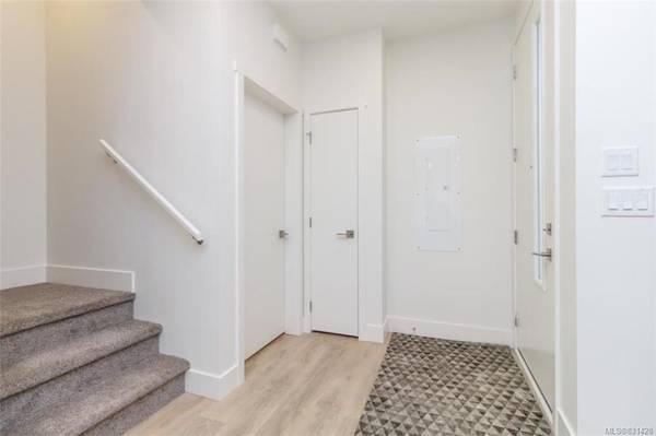 Langford, BC V9C 0K3,3326 Radiant Way #104