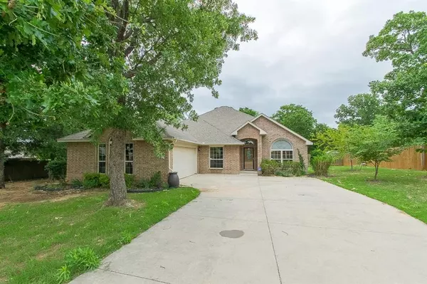 8730 Long Spur Trail, Edmond, OK 73034