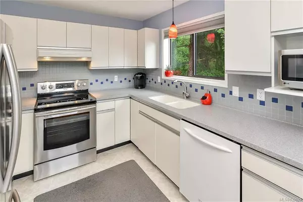 Colwood, BC V9C 3N2,3448 Fulton Rd