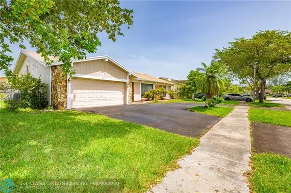 7391 NW 37th Ct, Lauderhill, FL 33319