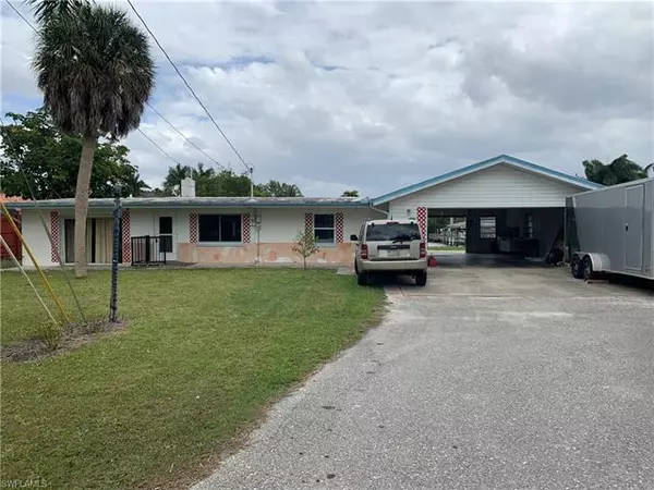 5387 Marina DR, Bokeelia, FL 33922