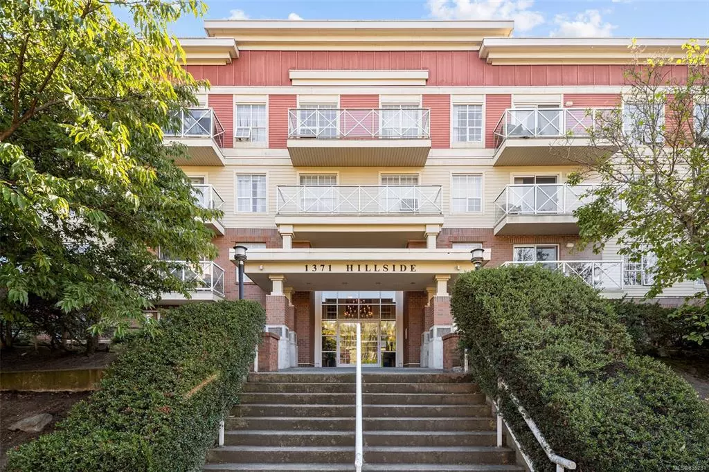 Victoria, BC V8T 2B3,1371 Hillside Ave #206