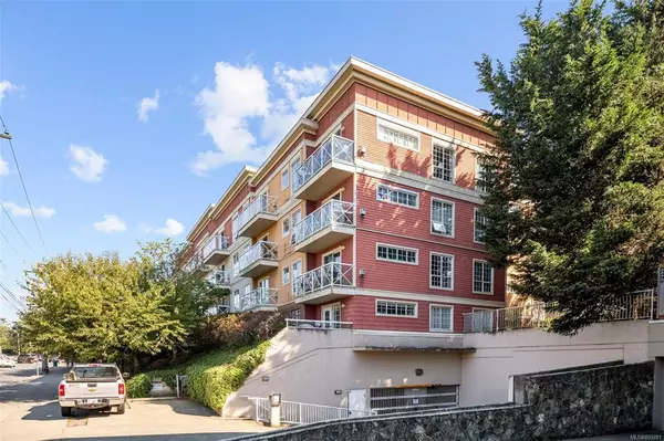 Victoria, BC V8T 2B3,1371 Hillside Ave #206