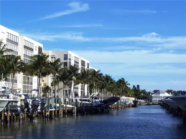 Fort Myers Beach, FL 33931,Hibiscus Pointe Boat Dock