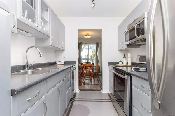 Victoria, BC V8V 3L9,1137 View St #304