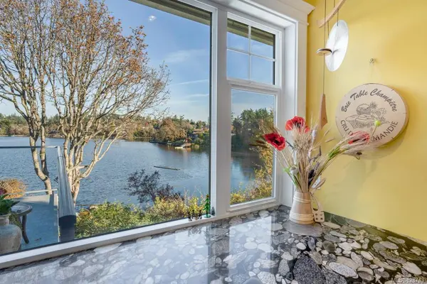 938 Westing Rd,  Saanich,  BC V9A 2G5