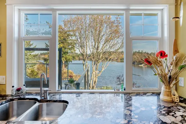 938 Westing Rd, Saanich, BC V9A 2G5