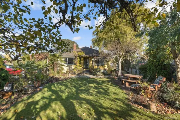 938 Westing Rd, Saanich, BC V9A 2G5