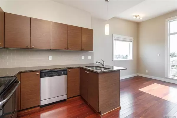 Esquimalt, BC V9A 3P5,1315 Esquimalt Rd #321