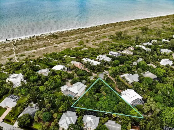 1305 Seaspray LN, Sanibel, FL 33957
