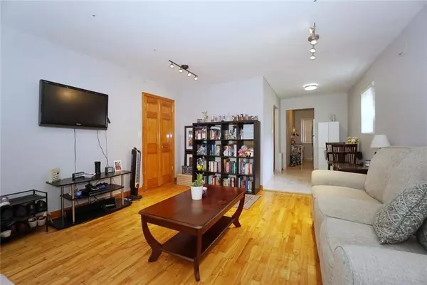 Brooklyn, NY 11228,383 Bay 8 ST #1B