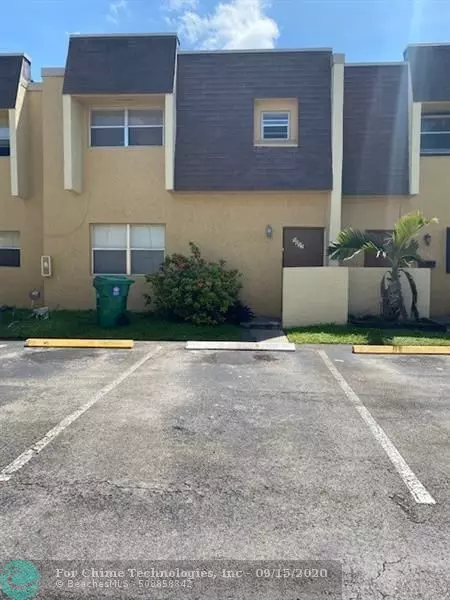 5852 Blueberry Ct  #72, Lauderhill, FL 33313