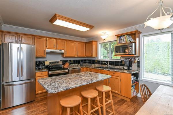 Comox, BC C9M 7Y4,1724 Quatsino Pl