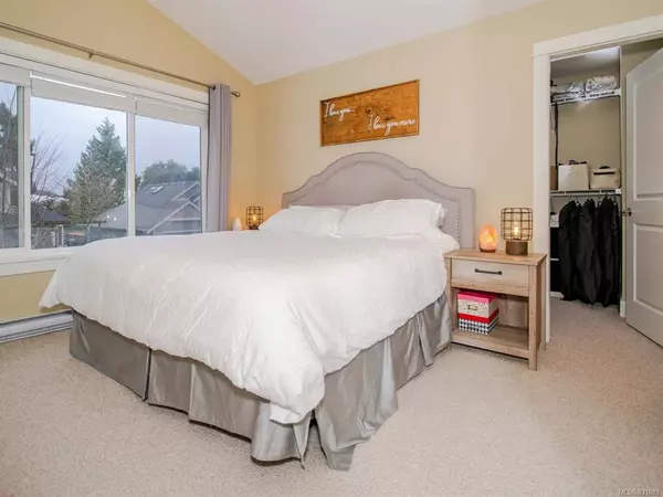 Nanaimo, BC V9V 0A5,6189 Nitinat Way #2