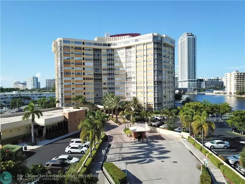 Hallandale, FL 33009,100 Golden Isles Dr  #203