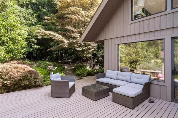North Saanich, BC V8L 5S2,568 Birch Rd