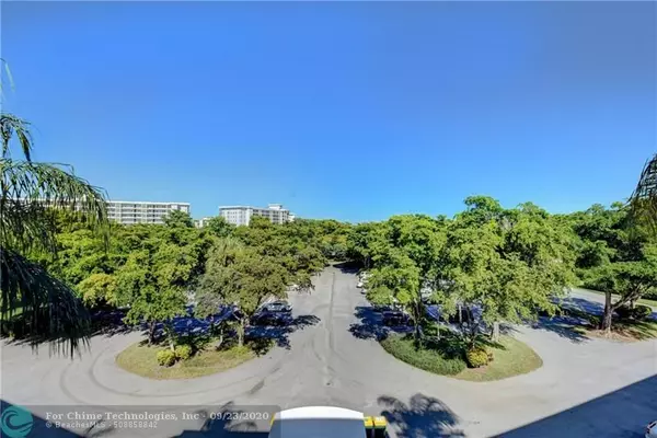 Pompano Beach, FL 33069,4020 W Palm Aire Dr  #208