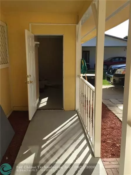 290 SE Kaspar Dr, Port Saint Lucie, FL 34983