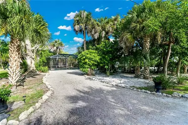 Sanibel, FL 33957,9247 Dimmick DR