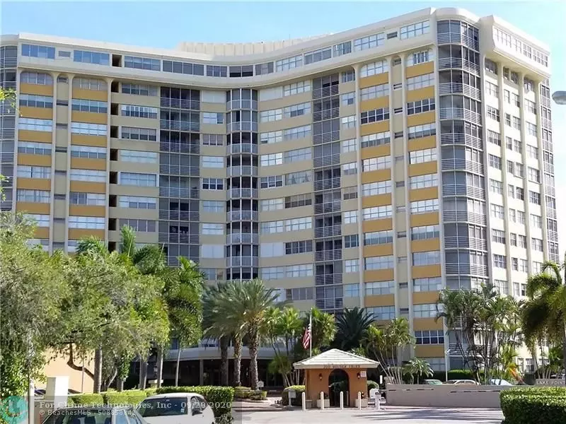 Hallandale, FL 33009,100 Golden Isles Dr  #201