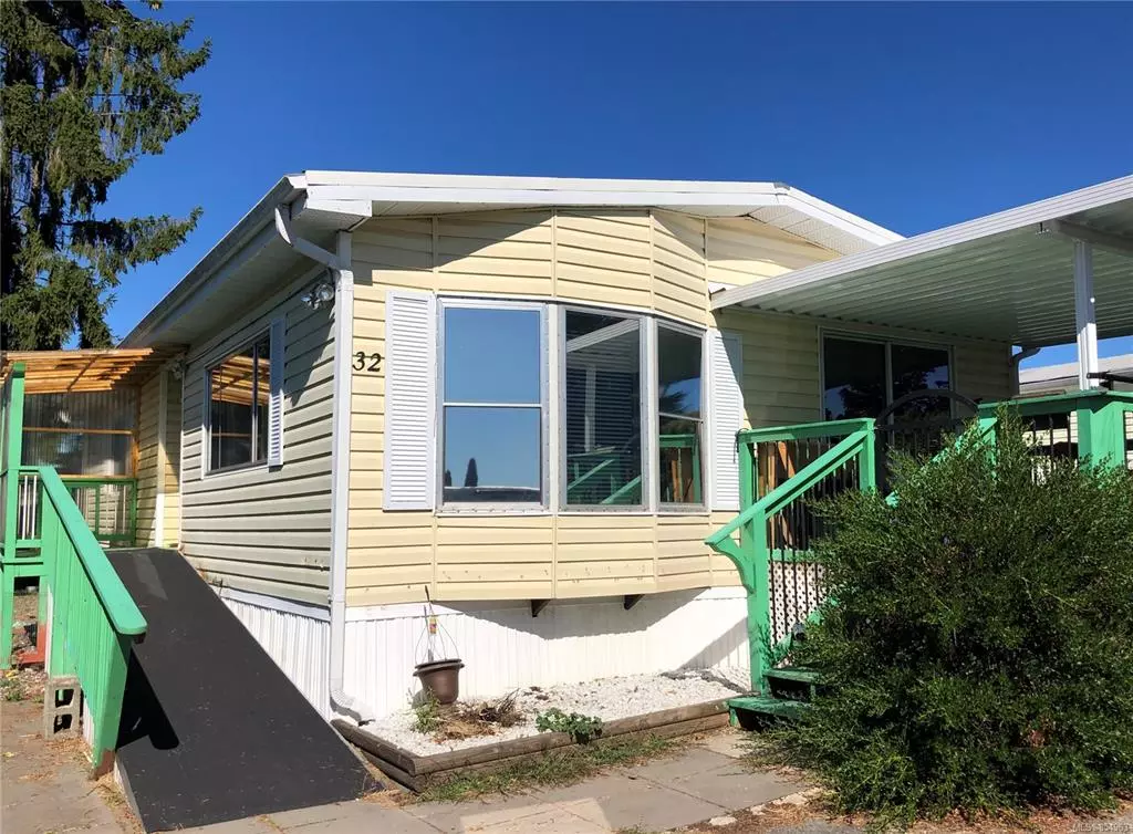Nanaimo, BC V9R 1N1,80 5th St #32
