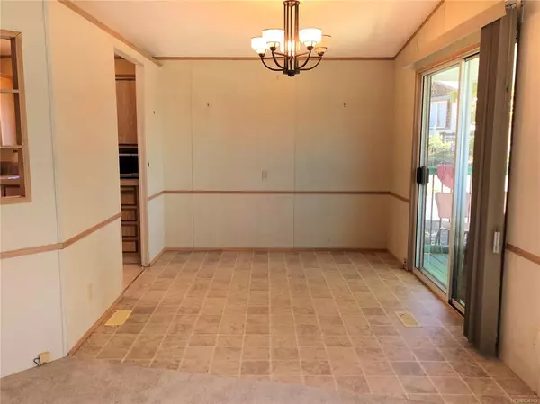 Nanaimo, BC V9R 1N1,80 5th St #32