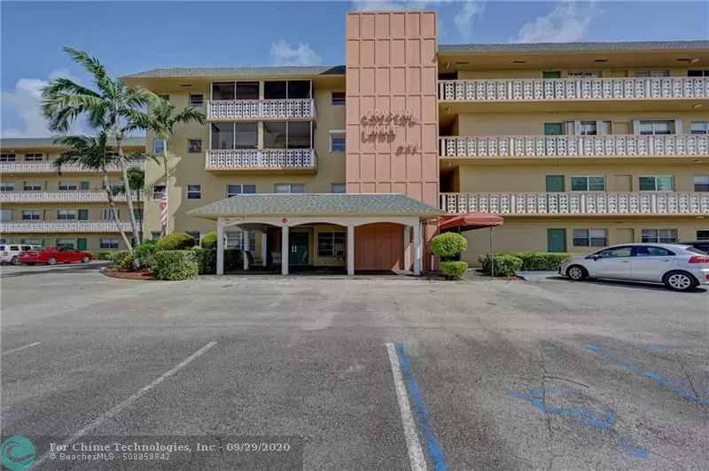 Deerfield Beach, FL 33064,941 Crystal Lake Dr  #205