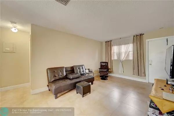 Deerfield Beach, FL 33064,941 Crystal Lake Dr  #205