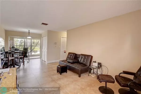 Deerfield Beach, FL 33064,941 Crystal Lake Dr  #205