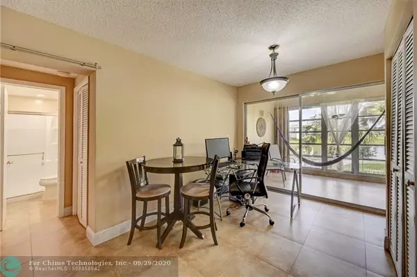 Deerfield Beach, FL 33064,941 Crystal Lake Dr  #205