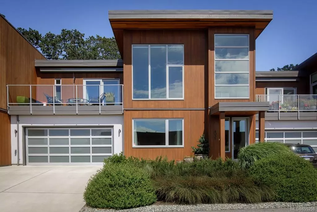 Saanich, BC V8X 0A6,4035 Rainbow Hill Lane