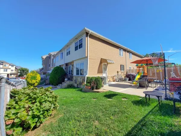 150 Skyline DR, Staten  Island, NY 10304