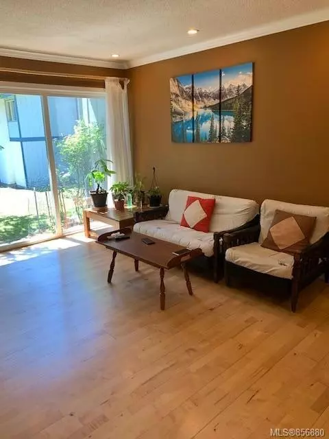 Saanich, BC V8N 3X5,3987 Gordon Head Rd #11
