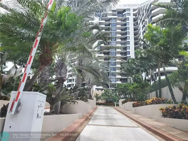 Miami, FL 33131,520 Brickell Key Dr  #PH01