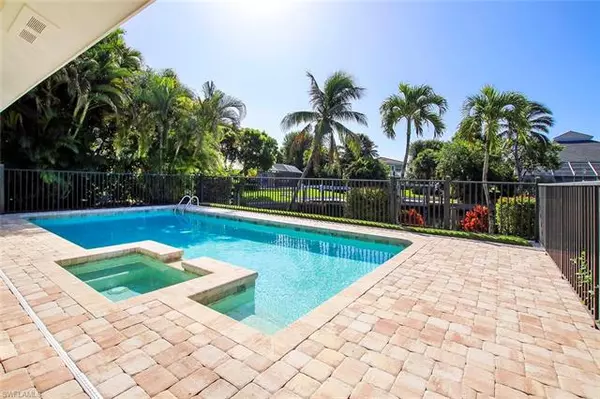 Sanibel, FL 33957,775 Conch CT