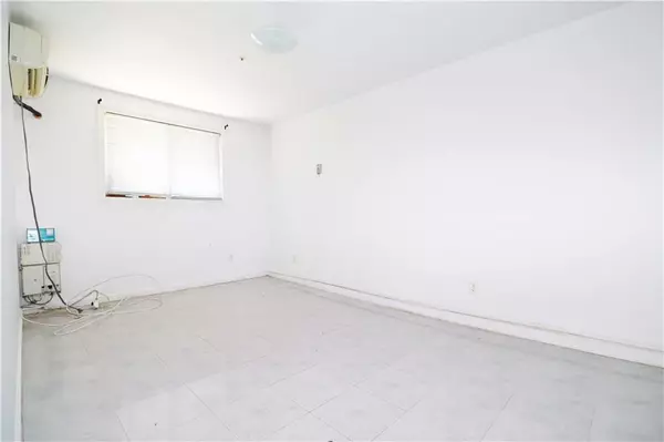 Staten  Island, NY 10304,355 Hylan BLVD