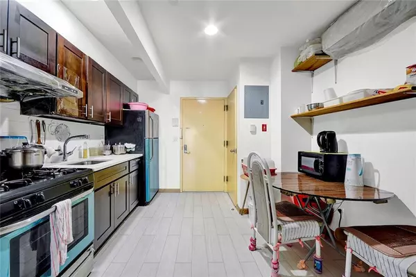 Brooklyn, NY 11219,913 60 ST #4R