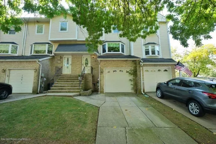 Staten  Island, NY 10312,126 Boulder ST