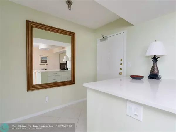 Lauderdale By The Sea, FL 33308,5200 N Ocean Blvd  #1015