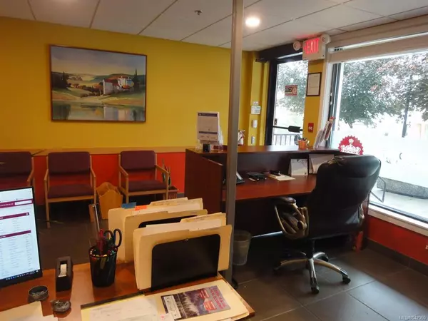 Port Alberni, BC V9Y 1T9,5262 Argyle St #F